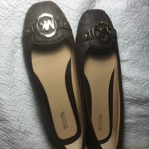 Michael kors Fulton flats gold logo